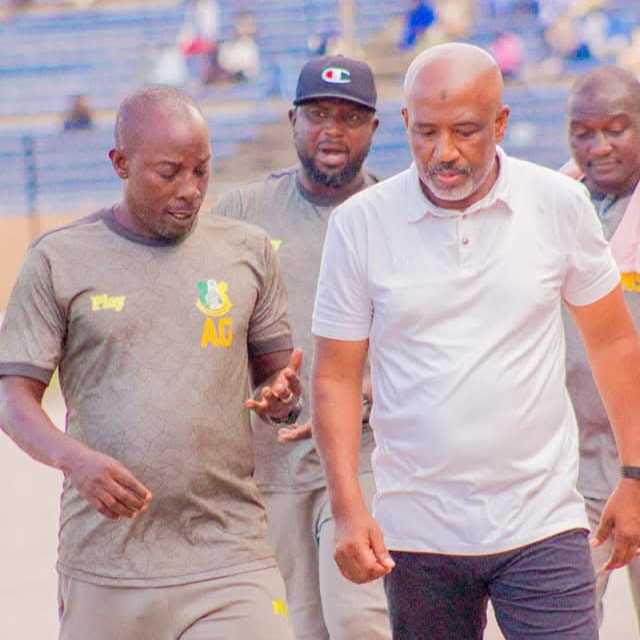 Kano Pillars Ta Dakatar Da Kocinta Na Tsawon Makonni Uku