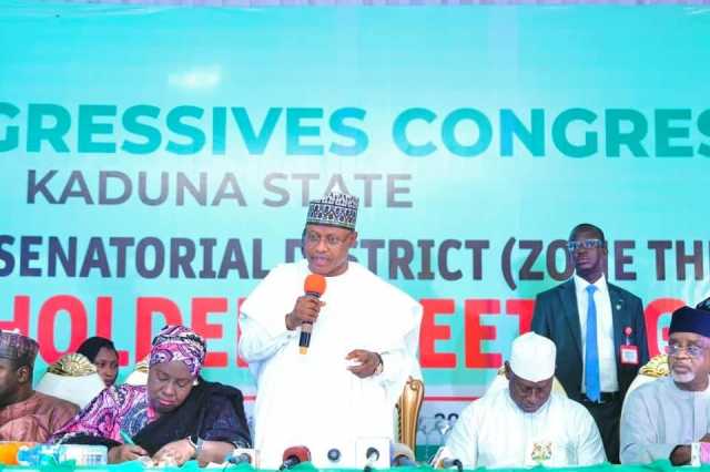 Sanata Danjuma Laa Da Wasu ‘Yan Majalisu Sun Koma APC A Jihar Kaduna