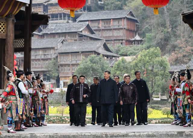 Shugaban Kasar Sin Ya Jaddada Muhimmancin Nacewa Ga Samun Ci Gaba Mai Inganci Yayin Ziyararsa A Guizhou