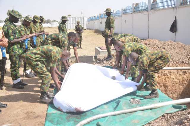 Sojojin Najeriya Sun Yi Jana’izar Bangirma Ga Wani Doki A Kaduna